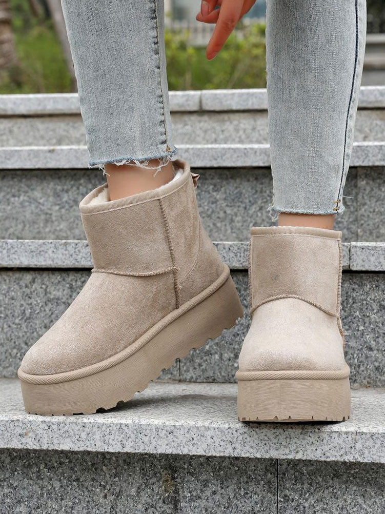 Jovana - Stövlar i mockaimitation med platåsula